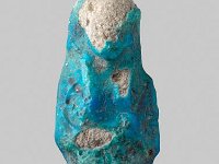 Aeg F 182  Aeg F 182, Dritte Zwischenzeit, Uschebti, Fayence, H 7,4 cm, B 2,4 cm, T 1,3 cm : Bestandskatalog Ägypten, Museumsfoto: Claus Cordes